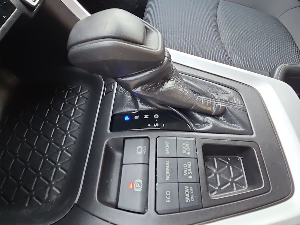 Thumbnail: 2021 Toyota RAV4 - 16