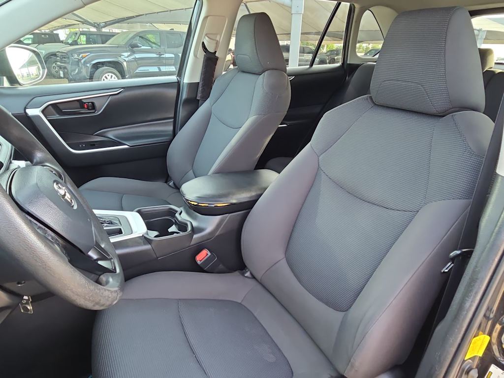 Thumbnail: 2021 Toyota RAV4 - 11