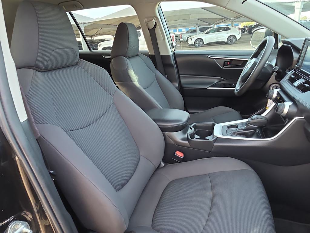 Thumbnail: 2021 Toyota RAV4 - 22