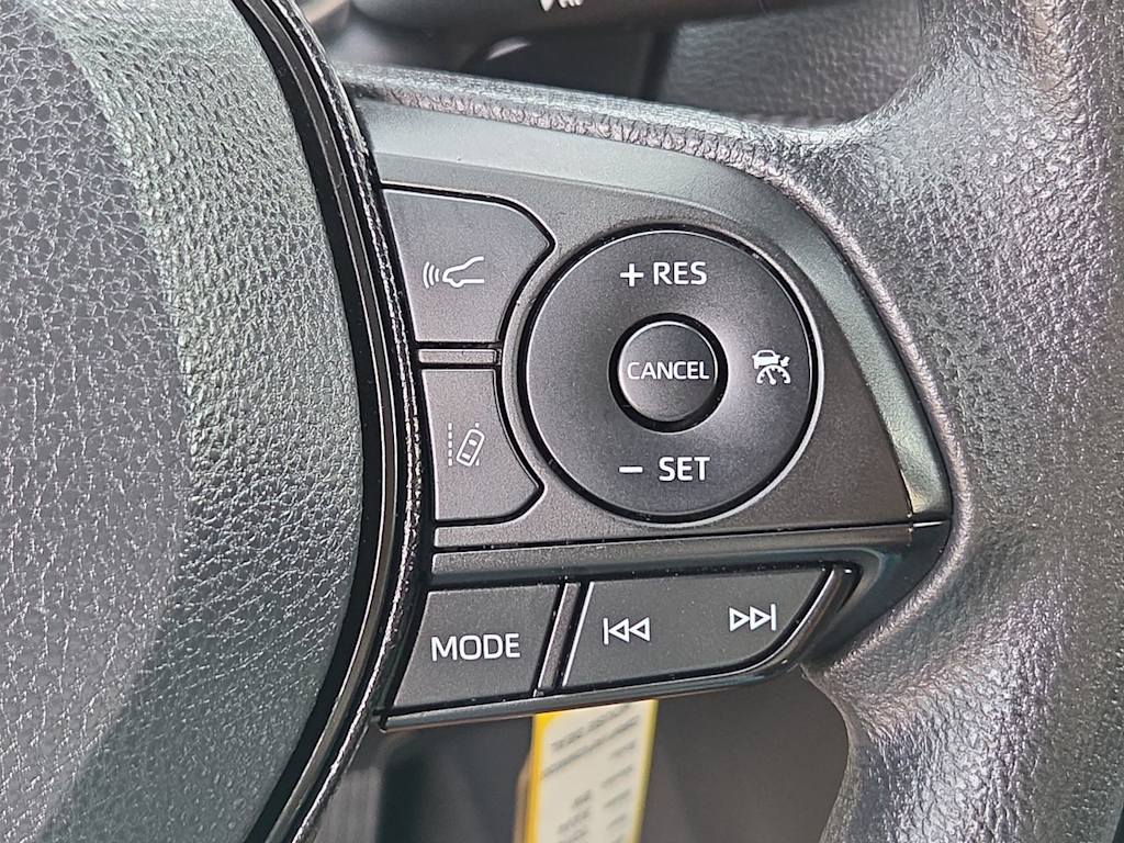 Thumbnail: 2021 Toyota RAV4 - 23