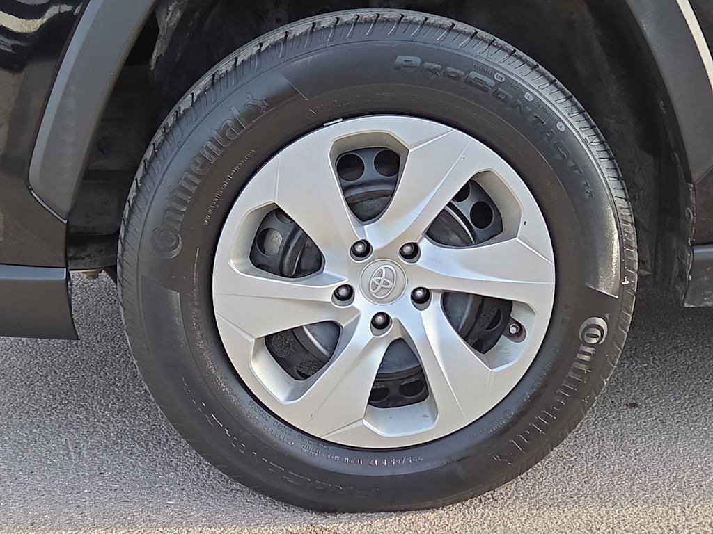 Thumbnail: 2021 Toyota RAV4 - 8