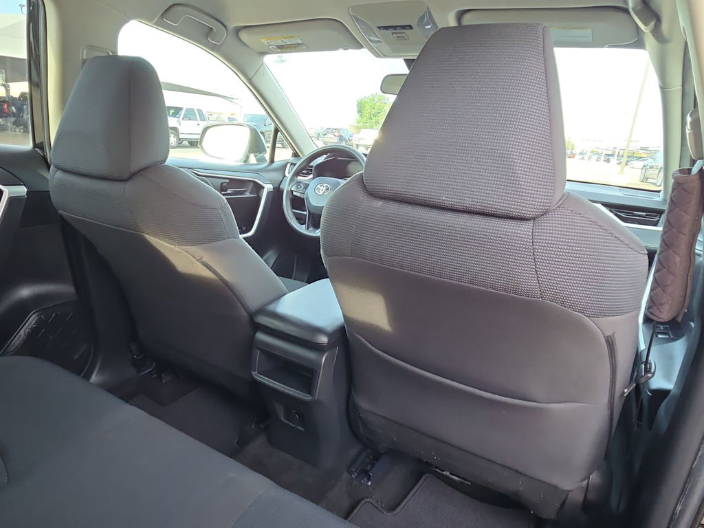 Thumbnail: 2021 Toyota RAV4 - 12