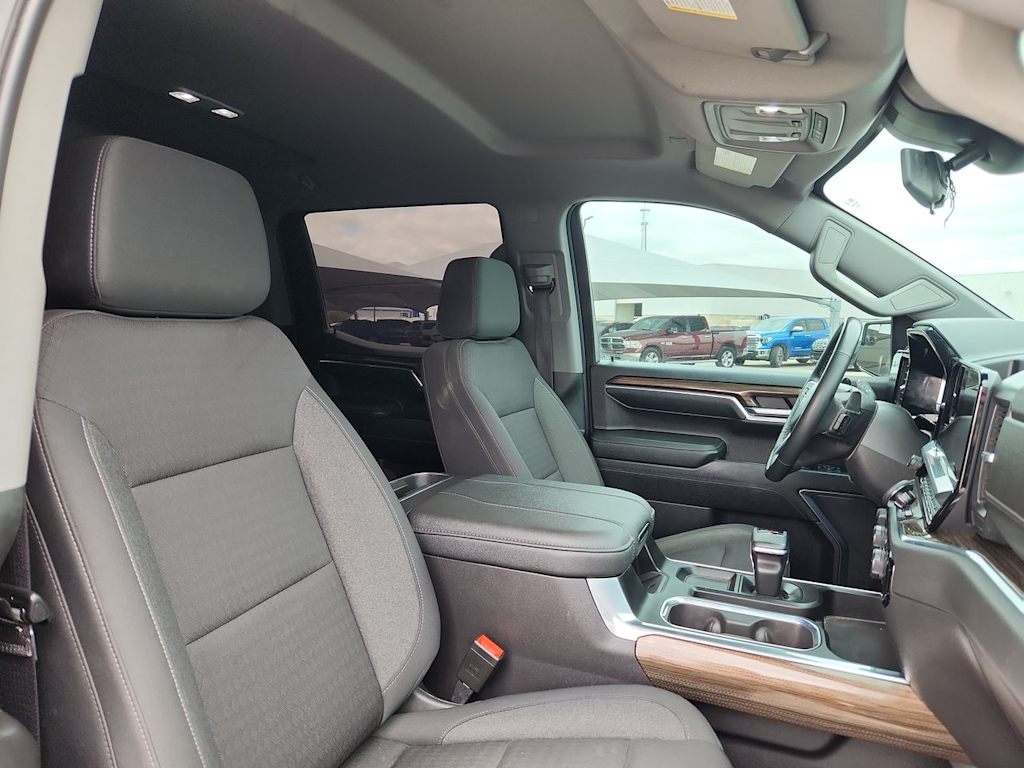 Thumbnail: 2023 Chevrolet Silverado 1500 - 23