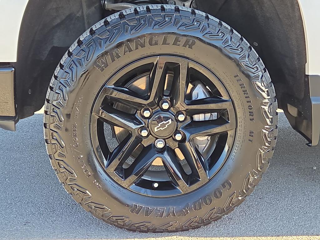 Thumbnail: 2024 Chevrolet Silverado 1500 - 8