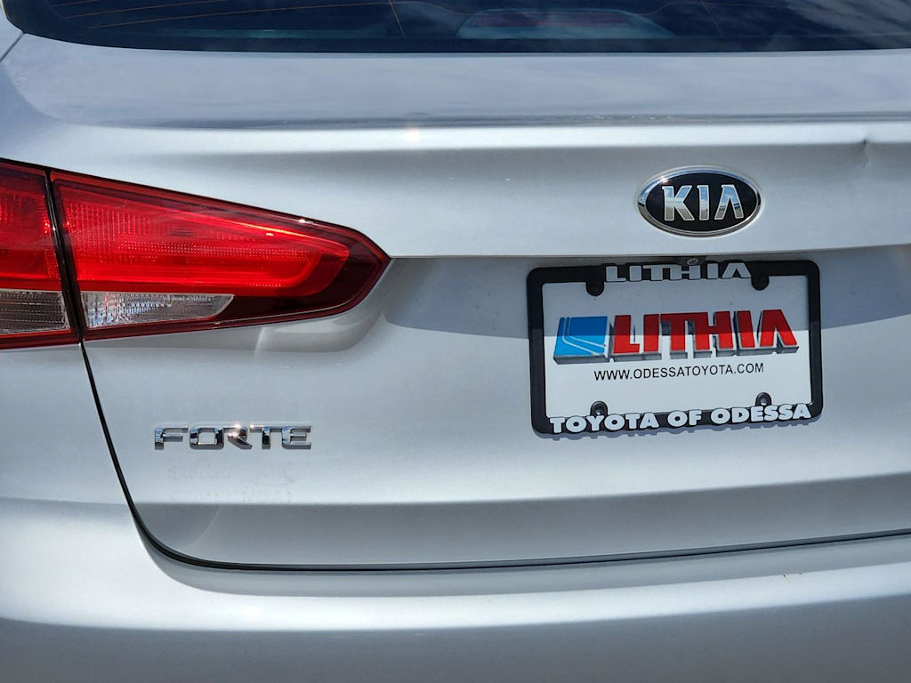 Thumbnail: 2017 Kia Forte - 15