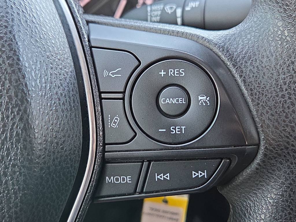 Thumbnail: 2020 Toyota Camry - 24