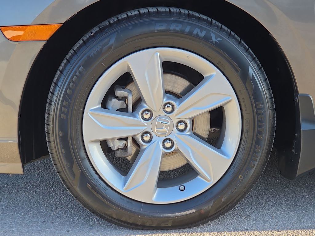 Thumbnail: 2019 Honda Odyssey - 8