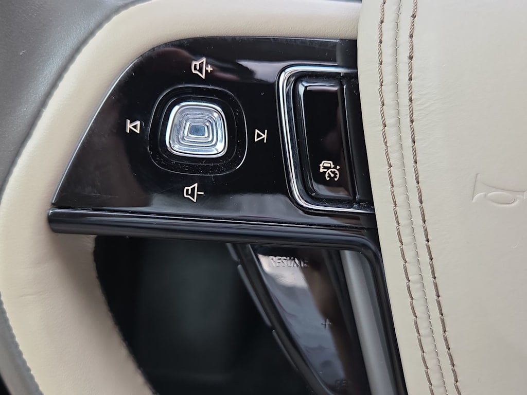 Thumbnail: 2023 Lincoln Aviator - 23