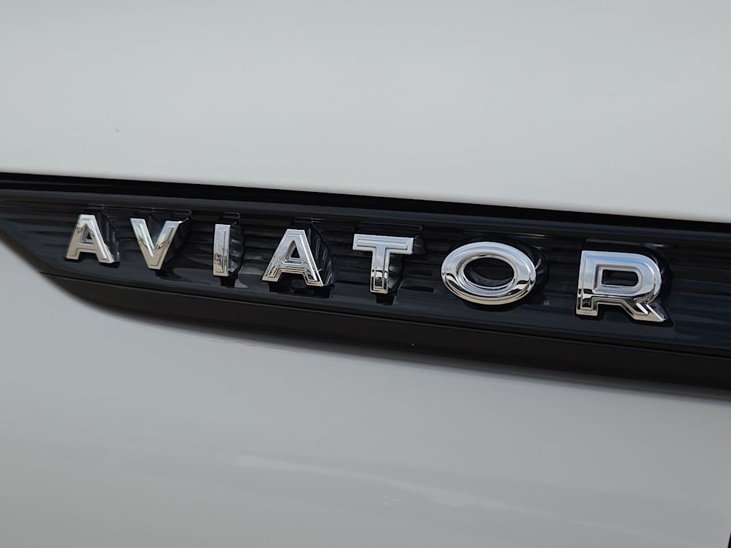 Thumbnail: 2023 Lincoln Aviator - 5