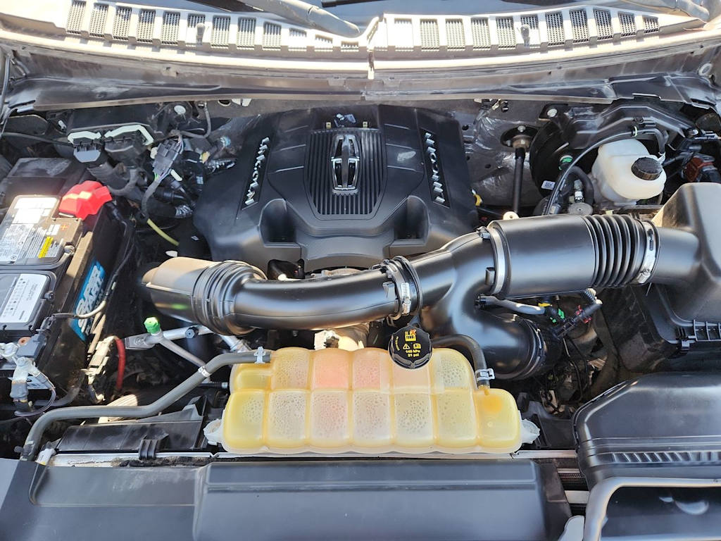 Thumbnail: 2018 Lincoln Navigator - 9