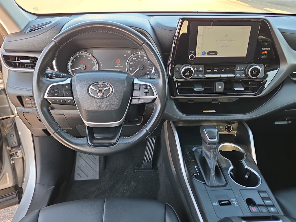Thumbnail: 2023 Toyota Highlander - 10