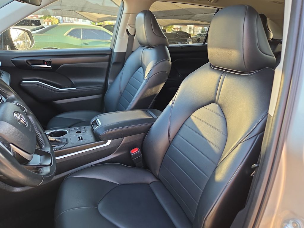 Thumbnail: 2023 Toyota Highlander - 11