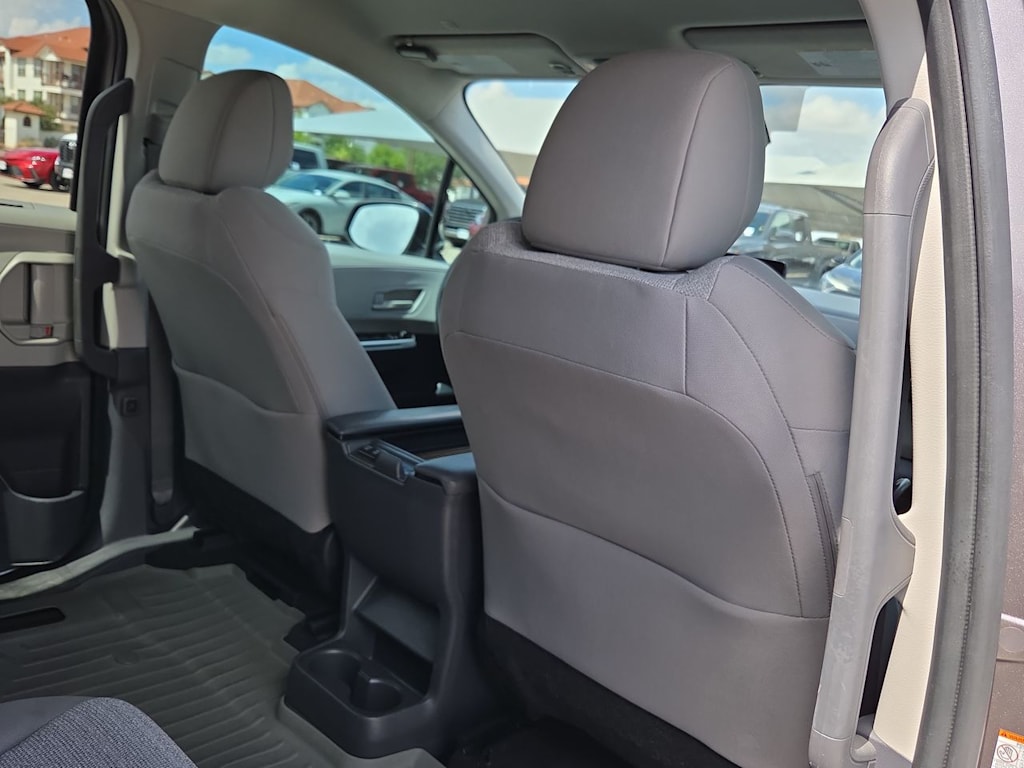 Thumbnail: 2023 Toyota Sienna - 11