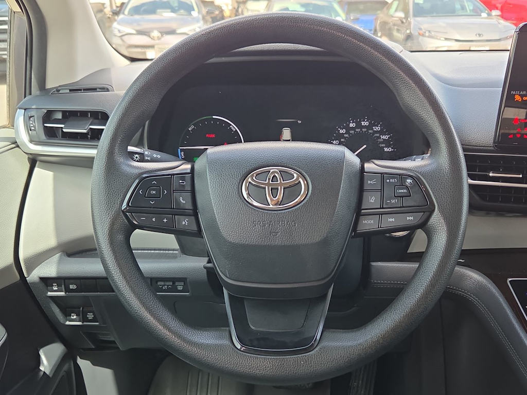 Thumbnail: 2023 Toyota Sienna - 12
