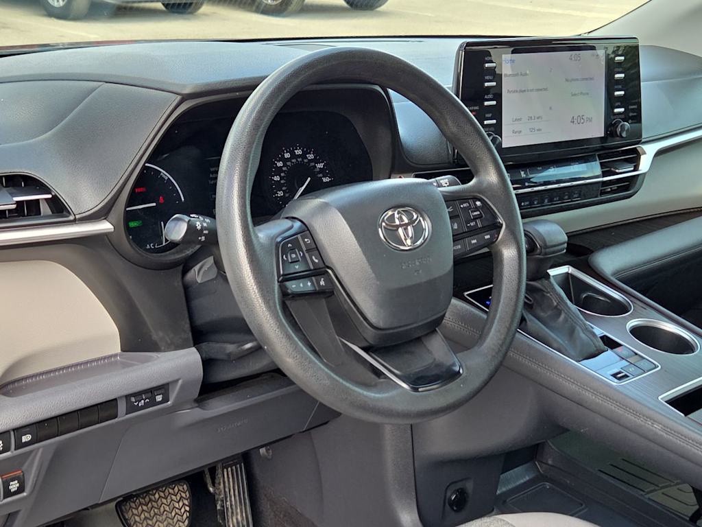 Thumbnail: 2023 Toyota Sienna - 2