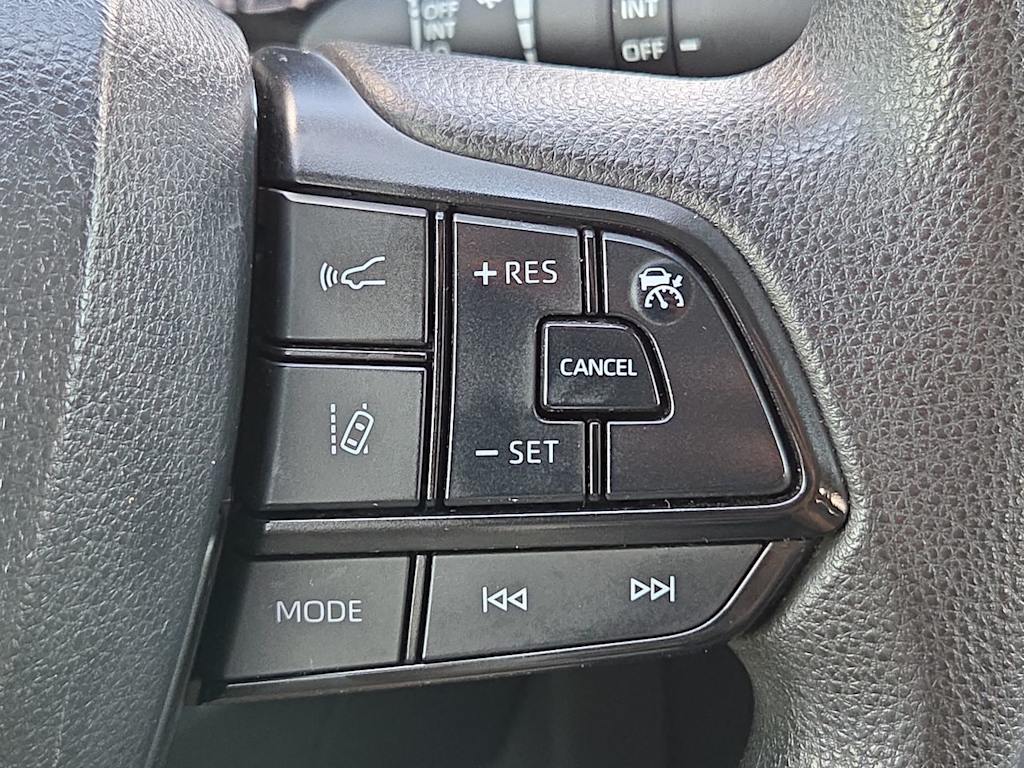 Thumbnail: 2023 Toyota Sienna - 24