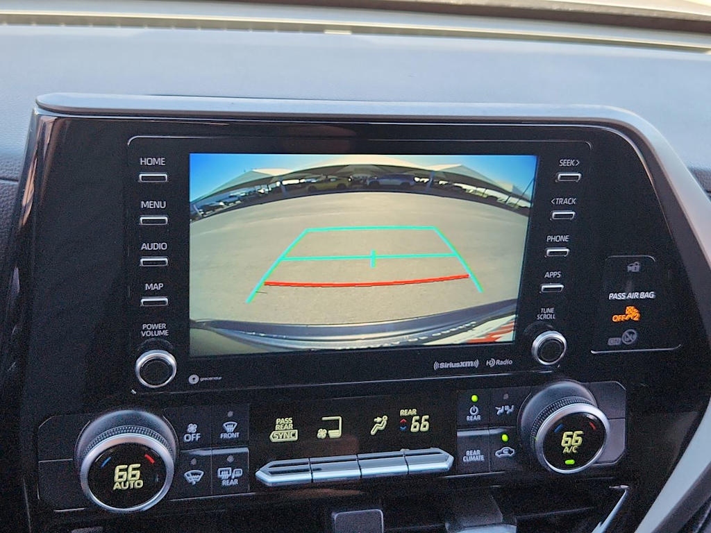 Thumbnail: 2020 Toyota Highlander - 25