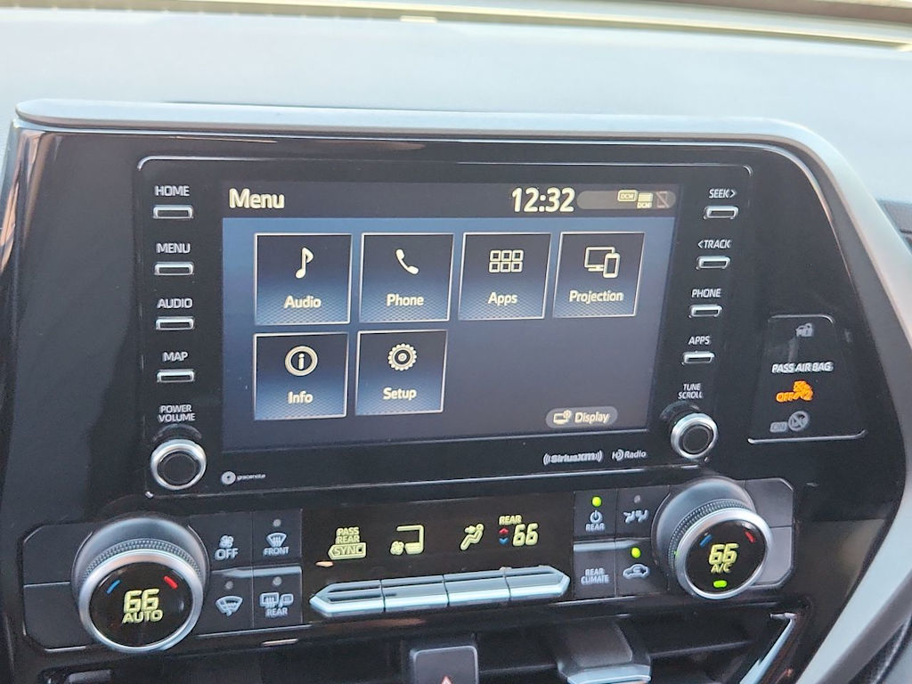 Thumbnail: 2020 Toyota Highlander - 15