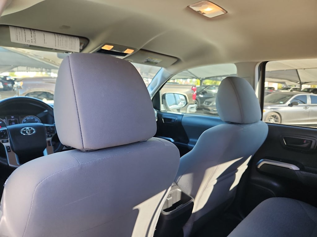 Thumbnail: 2019 Toyota Tacoma - 12