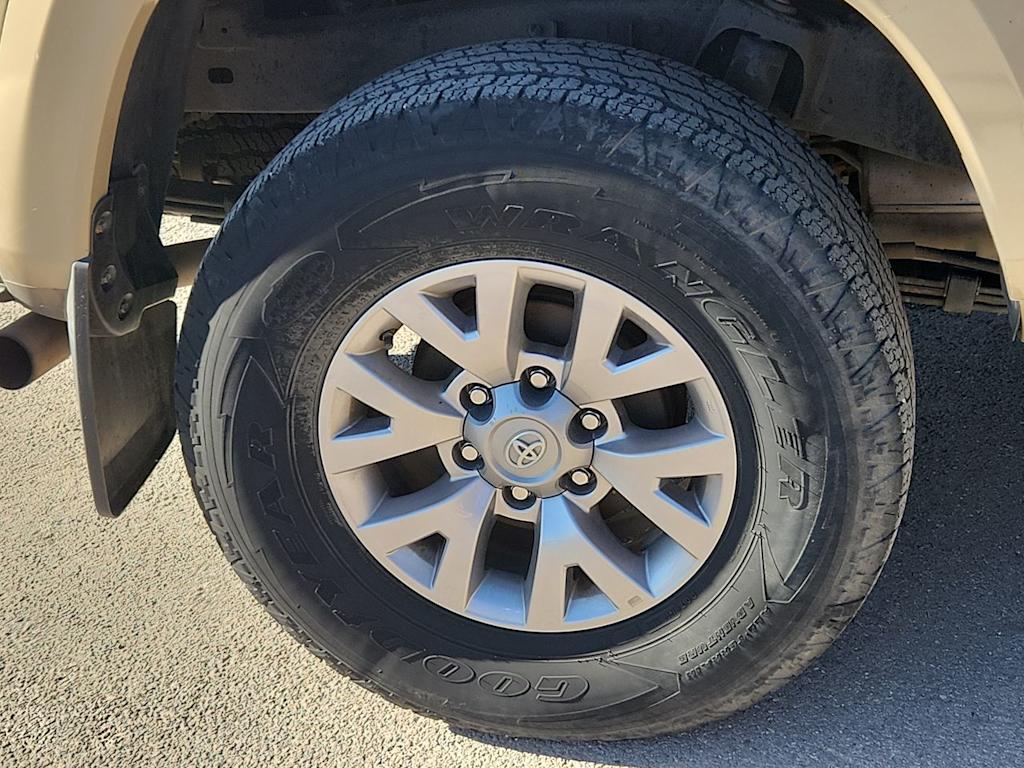 Thumbnail: 2019 Toyota Tacoma - 7