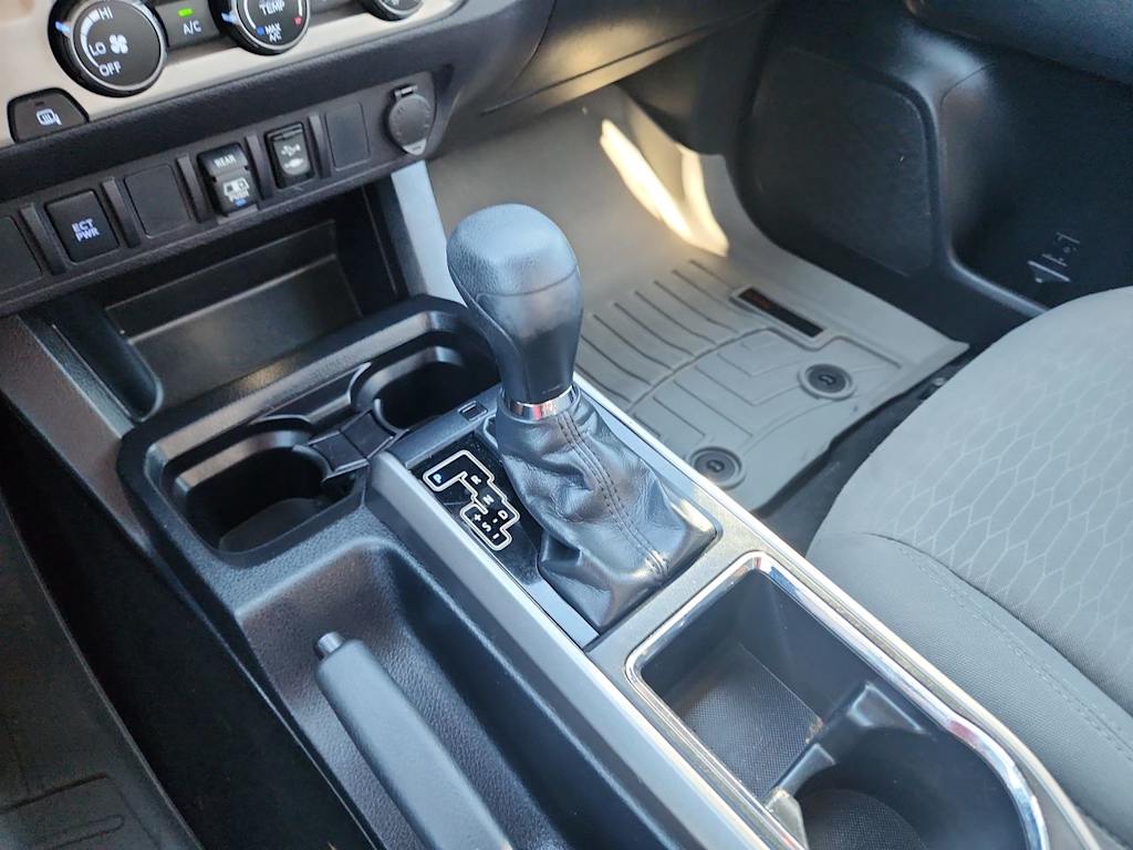 Thumbnail: 2019 Toyota Tacoma - 15