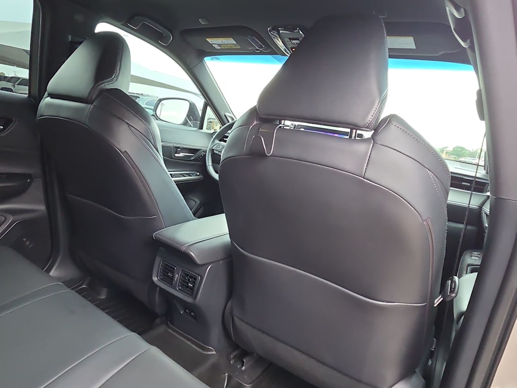 Thumbnail: 2024 Toyota Venza - 11