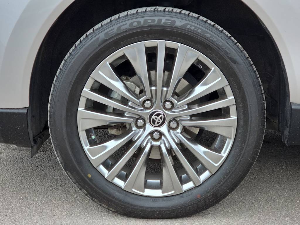 Thumbnail: 2024 Toyota Venza - 7