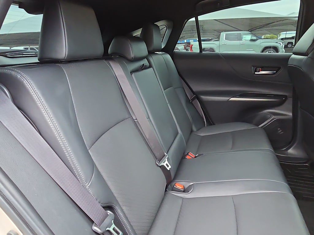 Thumbnail: 2024 Toyota Venza - 12