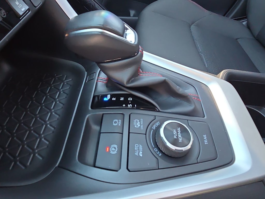 Thumbnail: 2025 Toyota RAV4 - 15