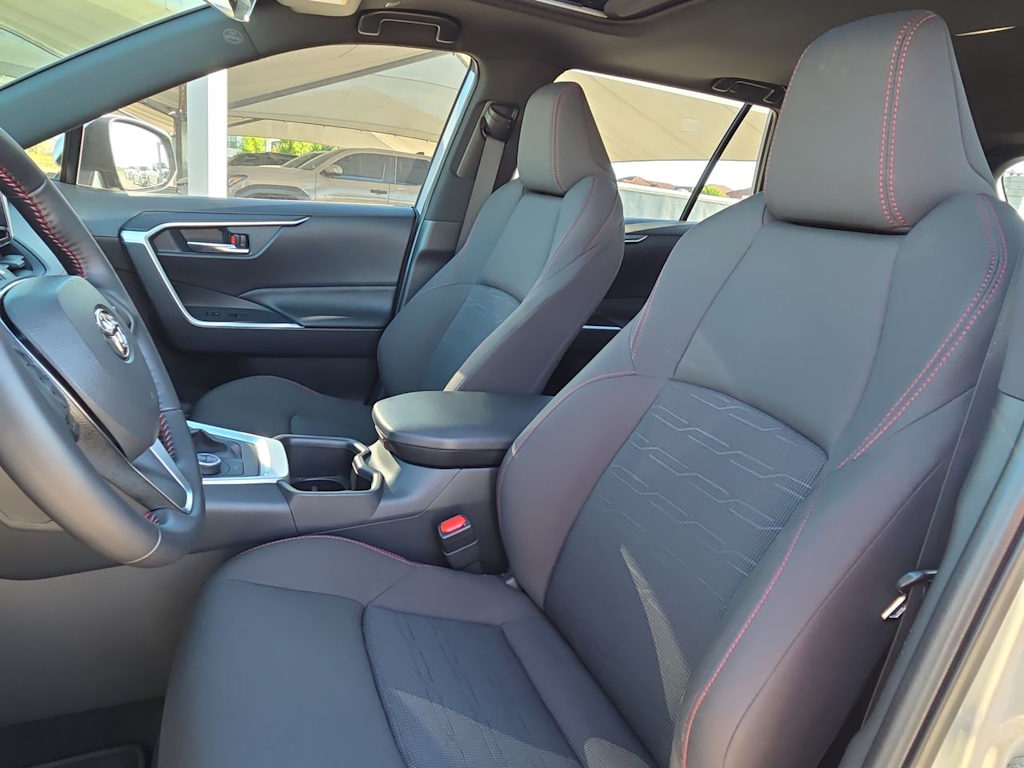 Thumbnail: 2025 Toyota RAV4 - 10