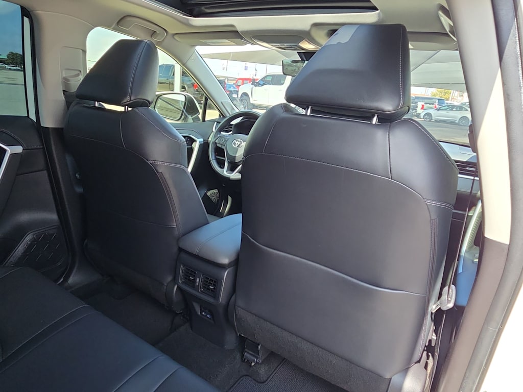 Thumbnail: 2022 Toyota RAV4 - 13