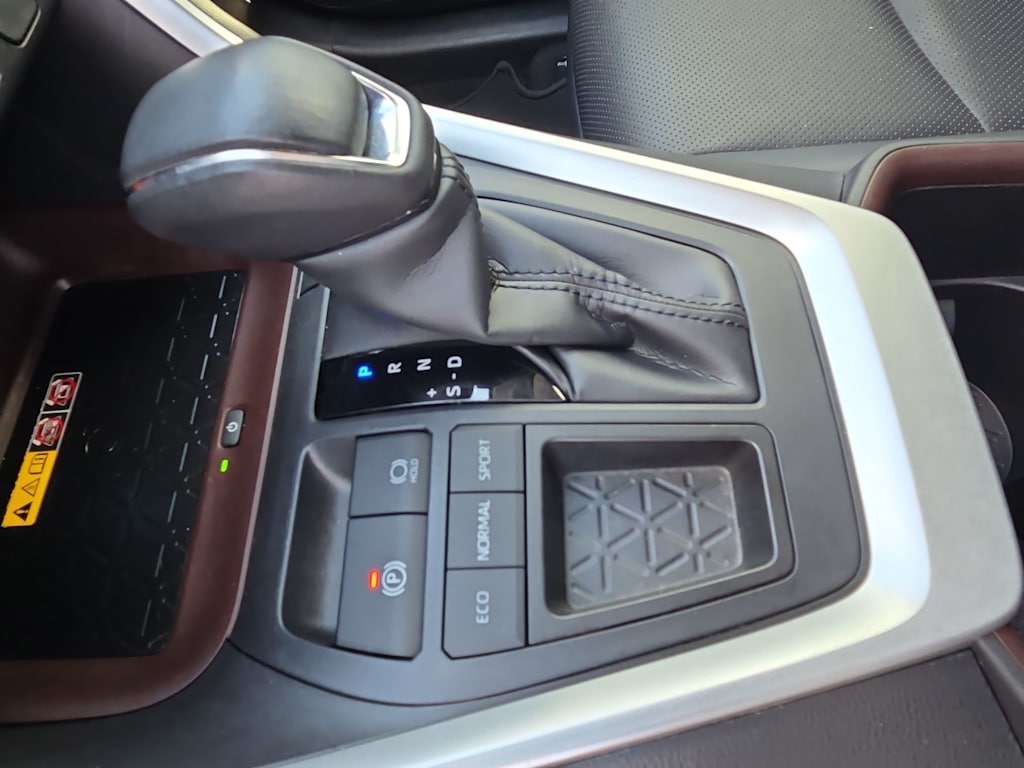 Thumbnail: 2022 Toyota RAV4 - 16
