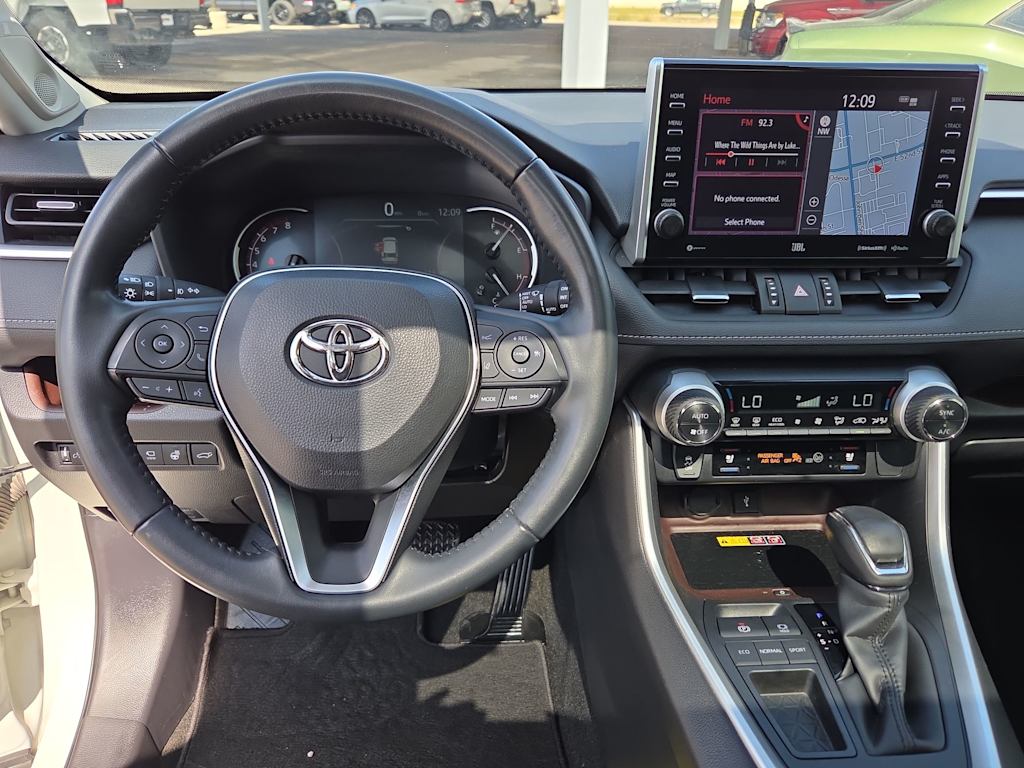 Thumbnail: 2022 Toyota RAV4 - 10