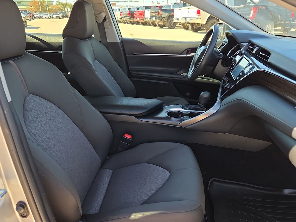 Thumbnail: 2018 Toyota Camry - 12