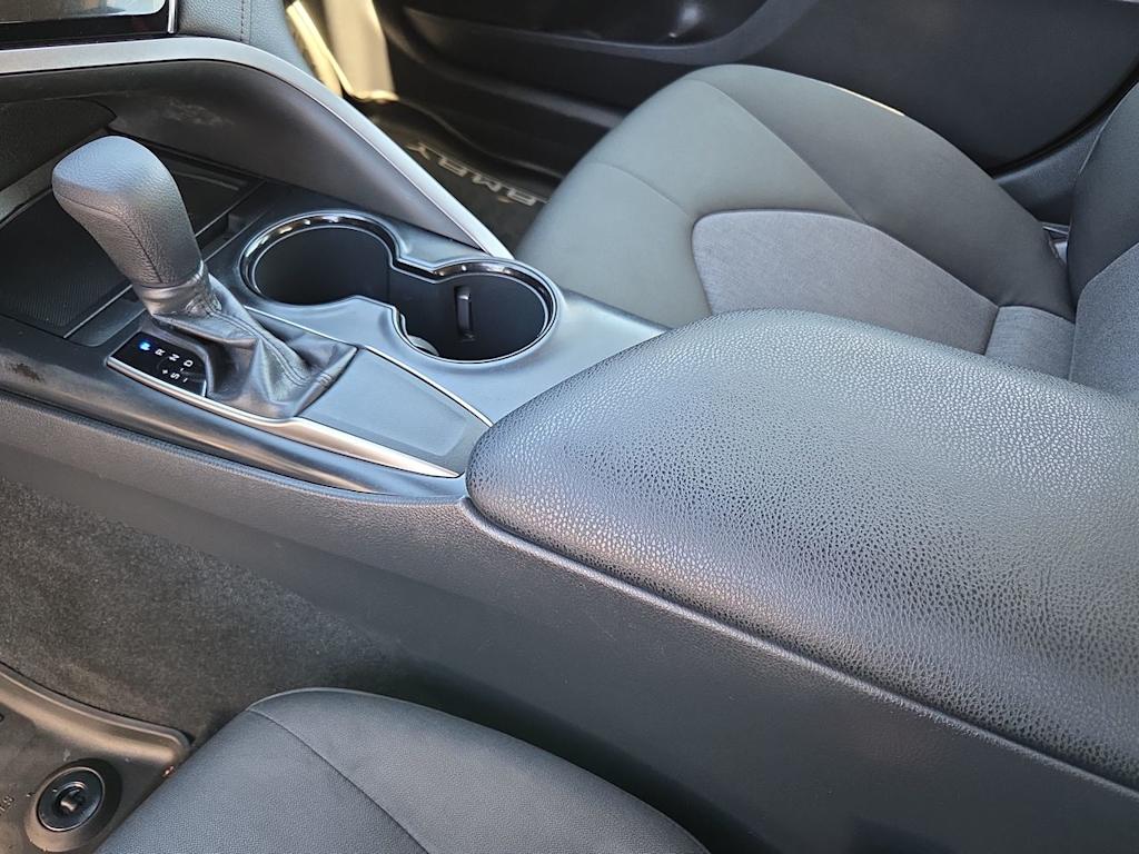 Thumbnail: 2018 Toyota Camry - 16