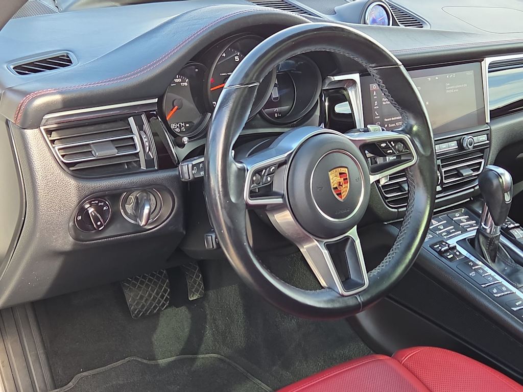 Thumbnail: 2020 Porsche Macan - 2