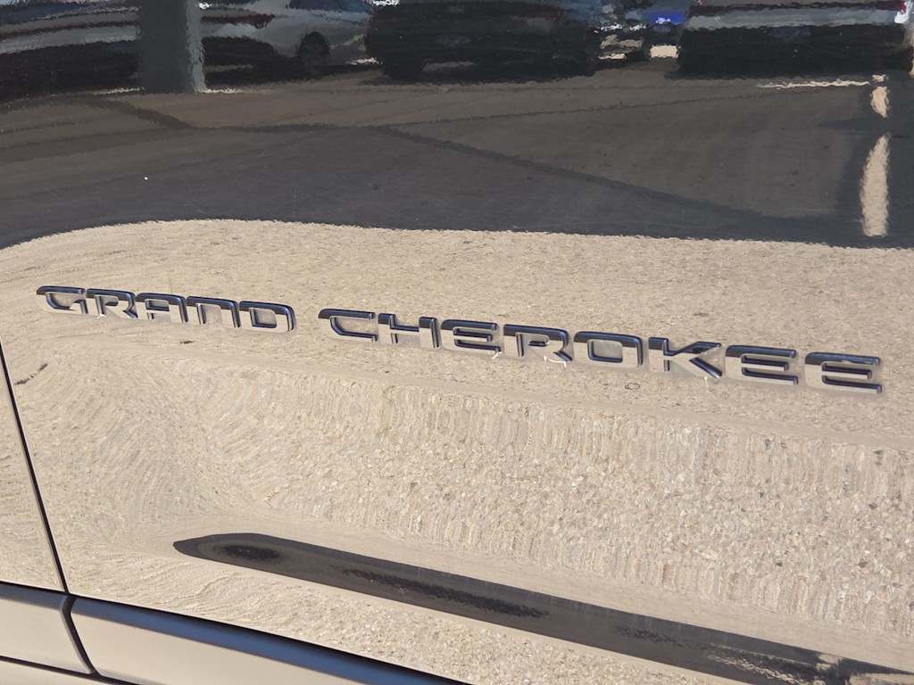 Thumbnail: 2023 Jeep Grand Cherokee L - 6