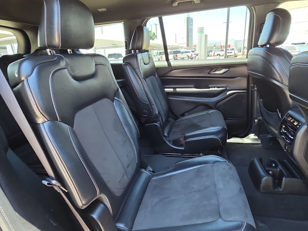 Thumbnail: 2023 Jeep Grand Cherokee L - 12