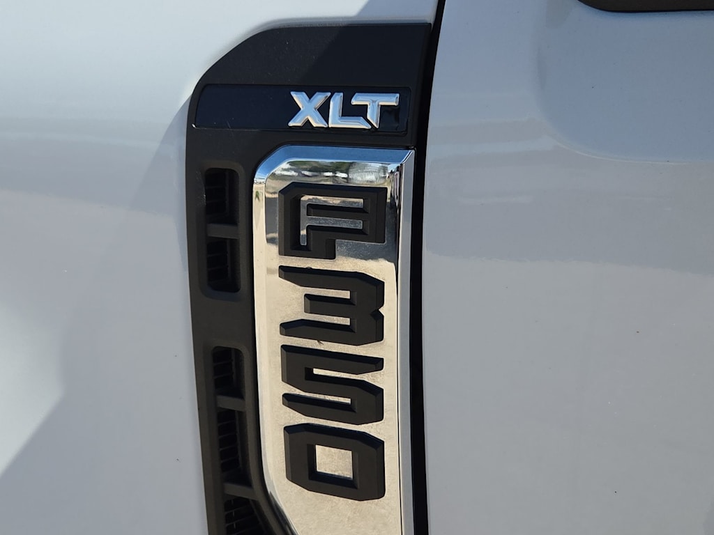Thumbnail: 2025 Ford F-350 - 21