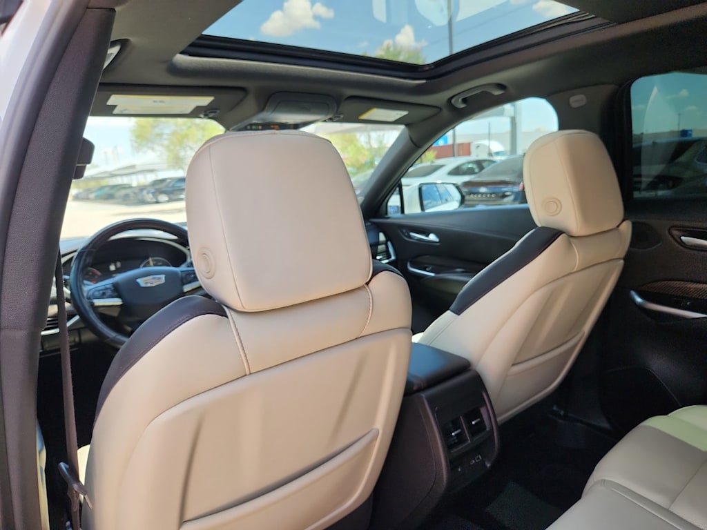 Thumbnail: 2021 Cadillac XT4 - 22