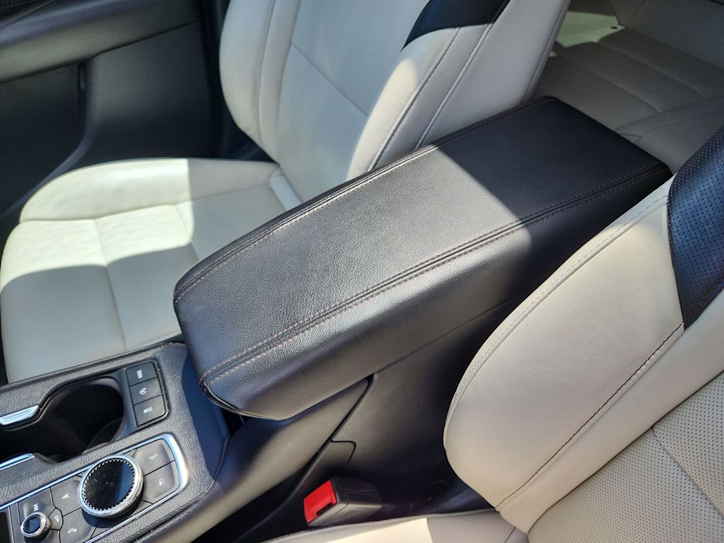 Thumbnail: 2021 Cadillac XT4 - 24