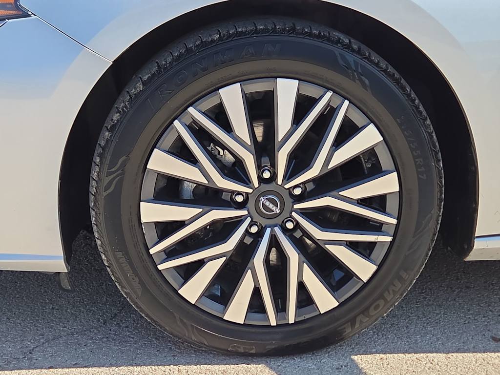 Thumbnail: 2024 Nissan Altima - 8