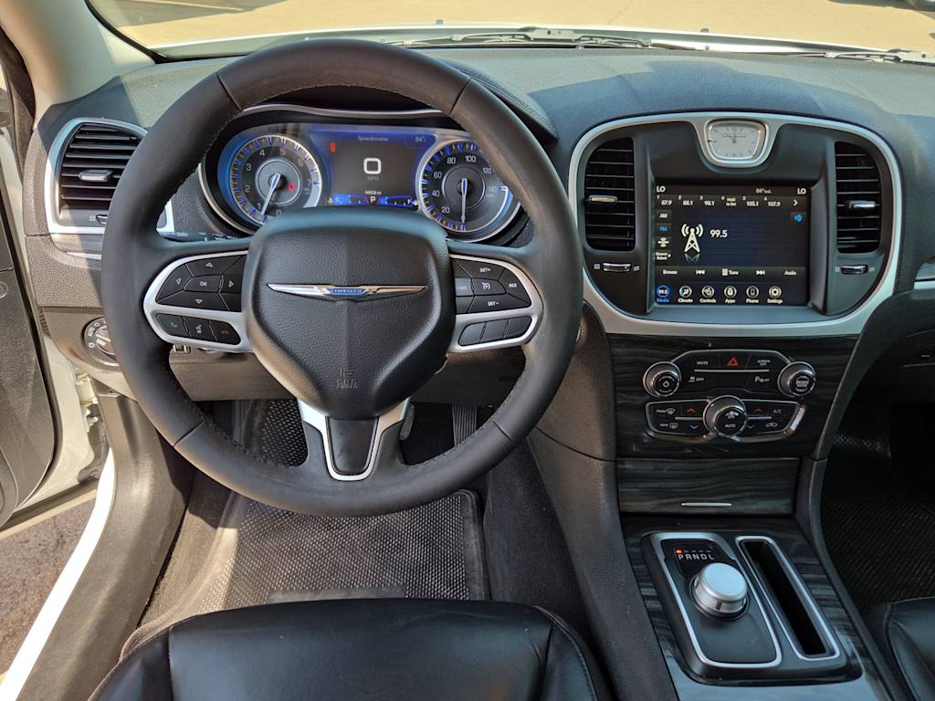 Thumbnail: 2022 Chrysler 300 - 9