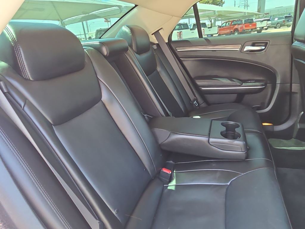 Thumbnail: 2022 Chrysler 300 - 12