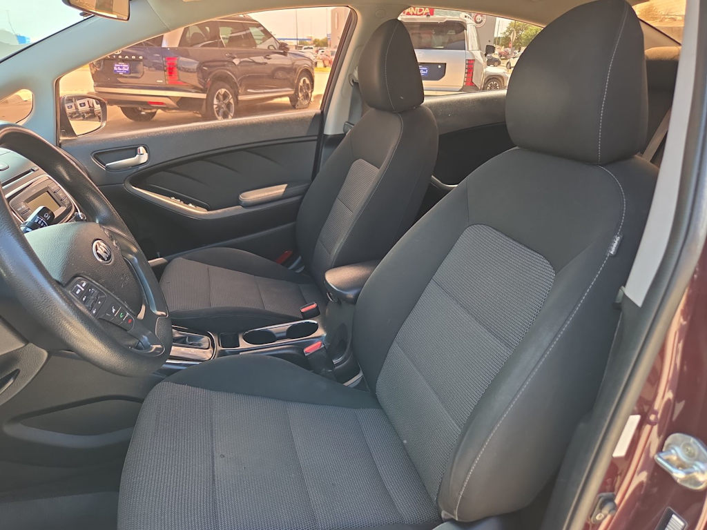 Thumbnail: 2018 Kia Forte - 9