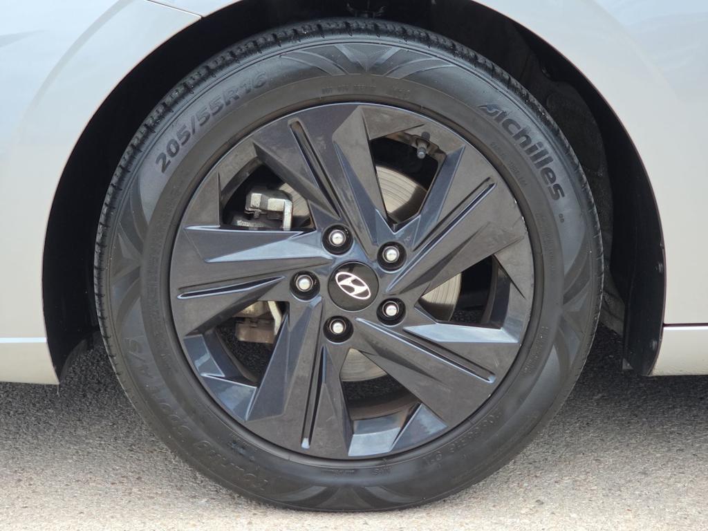 Thumbnail: 2023 Hyundai Elantra - 6