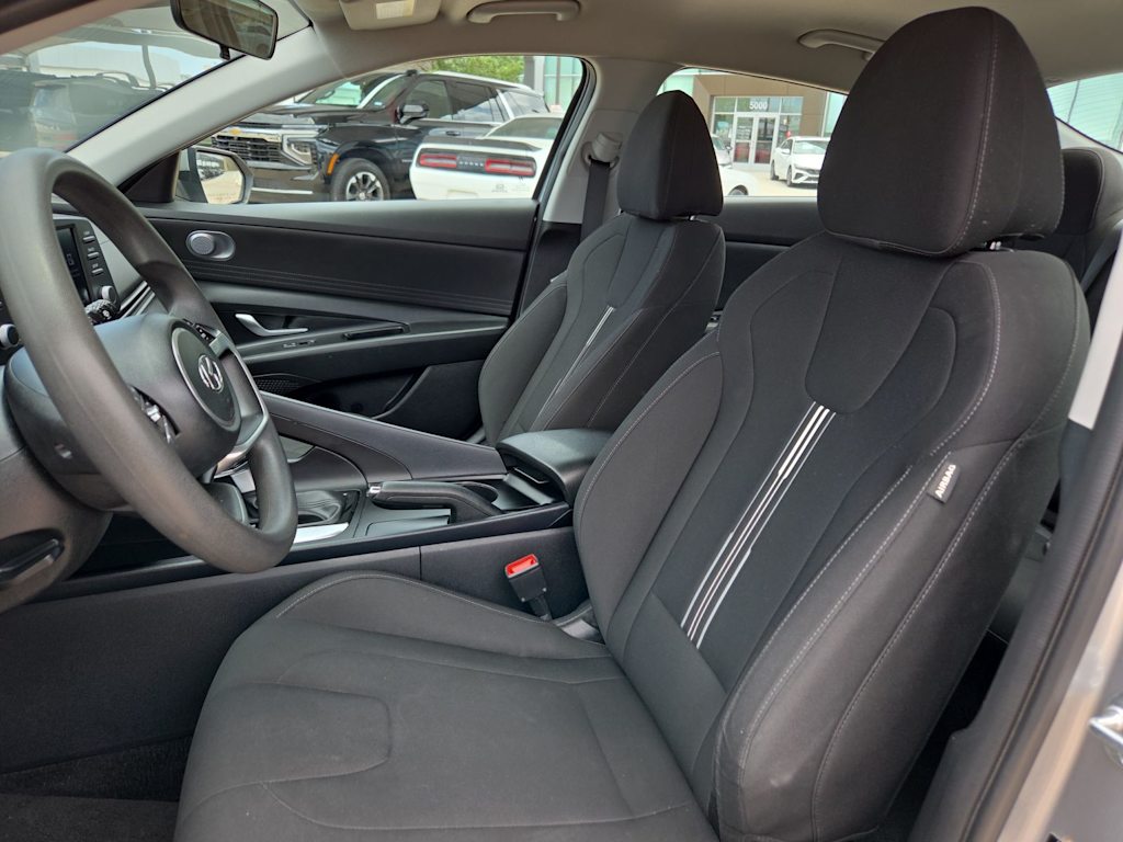 Thumbnail: 2023 Hyundai Elantra - 9