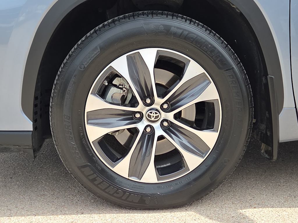 Thumbnail: 2022 Toyota Highlander - 6