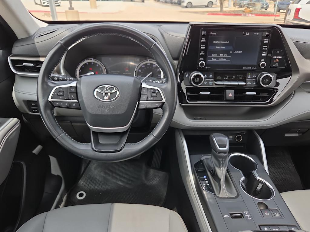 Thumbnail: 2022 Toyota Highlander - 8