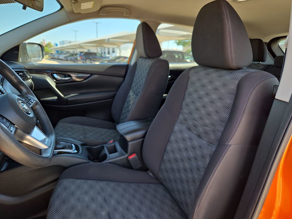Thumbnail: 2020 Nissan Rogue Sport - 9